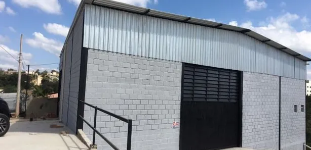 Galpão / Depósito / Armazém à venda, 310m² no Fernão Dias, Esmeraldas