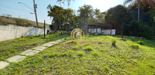 Fazenda / Sítio / Chácara com 3 Quartos para alugar, 378m² no Condomínio Lagoinha, Jacareí