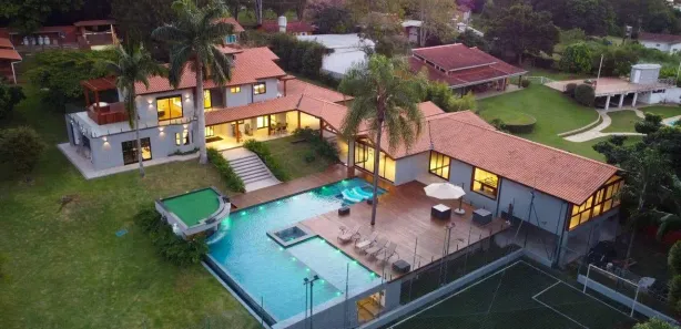 Fazenda / Sítio / Chácara com 10 Quartos para alugar, 2000m² no Campo Verde, Ibiúna