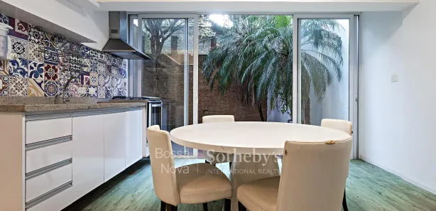 Casa de Vila com 4 Quartos para venda ou aluguel, 303m² no Sumaré, São Paulo