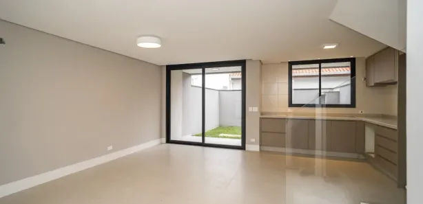 Sobrado com 3 Quartos para alugar, 167m² no Guabirotuba, Curitiba