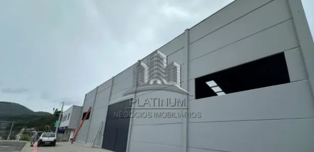 Galpão / Depósito / Armazém para alugar, 420m² no Várzea do Ranchinho, Camboriú