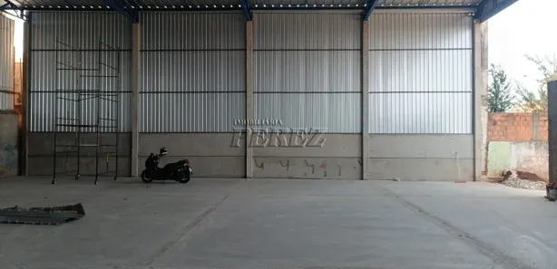 Galpão / Depósito / Armazém para alugar, 500m² no Jardim Silvino, Cambé