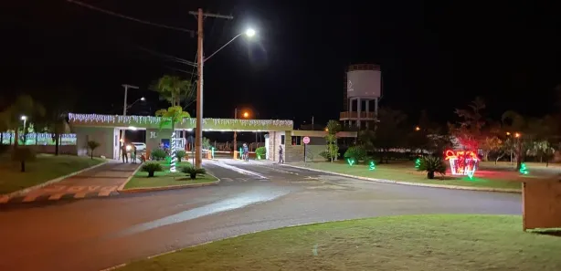 Casa de Condomínio com 2 Quartos para venda ou aluguel, 98m² no Jardim Decolores, Trindade