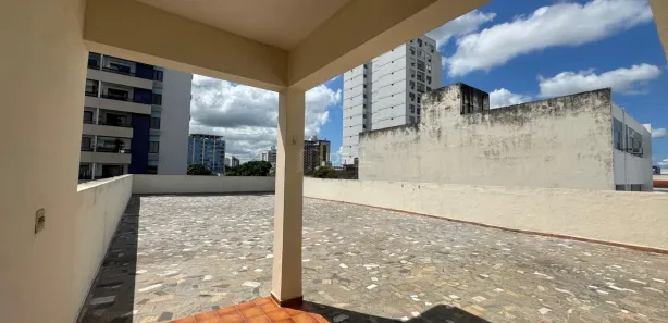 Loja / Salão / Ponto Comercial com 4 Quartos para venda ou aluguel, 200m² no Centro, Campos dos Goytacazes