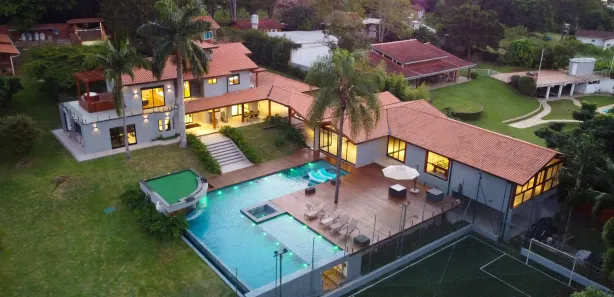 Fazenda / Sítio / Chácara com 10 Quartos à venda, 2100m² no Campo Verde, Ibiúna