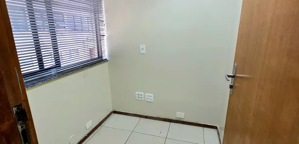Conjunto Comercial / Sala à venda, 106m² no Asa Sul, Brasília
