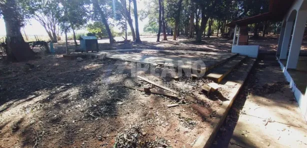 Fazenda / Sítio / Chácara com 3 Quartos para alugar, 361m² no Encontro Valparaíso I, São Carlos