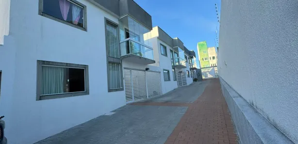 Casa de Condomínio com 3 Quartos à venda, 180m² no Buraquinho, Lauro de Freitas