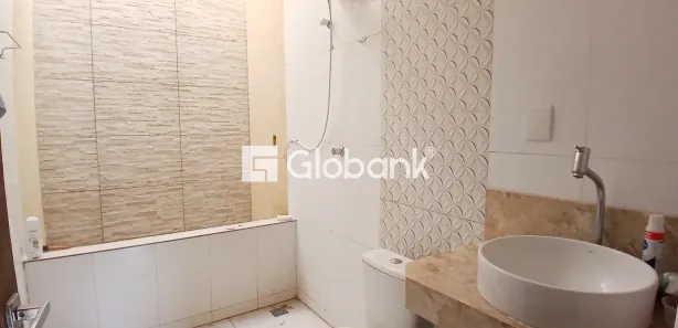 Apartamento com 3 Quartos para alugar, 115m² no Canelas, Montes Claros