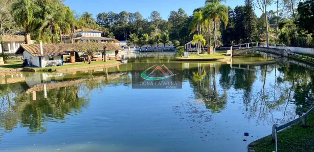 Fazenda / Sítio / Chácara com 6 Quartos à venda, 1500m² no , Mairinque