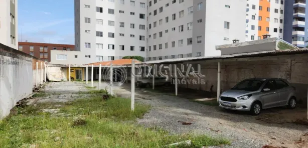 Terreno / Lote / Condomínio para alugar, 560m² no Cristo Rei, Curitiba