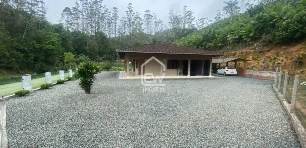 Fazenda / Sítio / Chácara com 3 Quartos à venda, 200m² no , Massaranduba