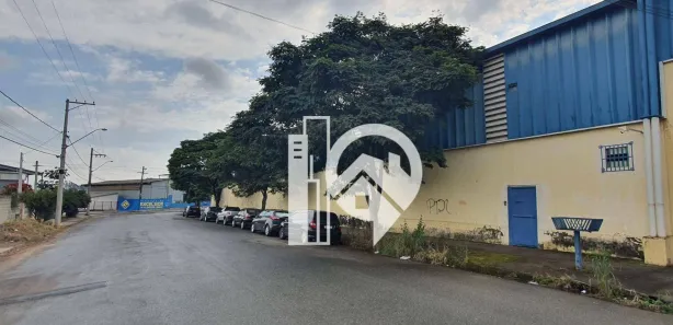 Galpão / Depósito / Armazém à venda, 2100m² no Jardim Eloyna, Pindamonhangaba