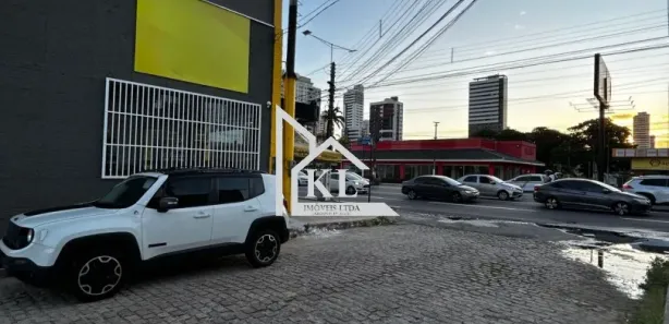 Loja / Salão / Ponto Comercial com 4 Quartos à venda, 268m² no Lagoa Nova, Natal
