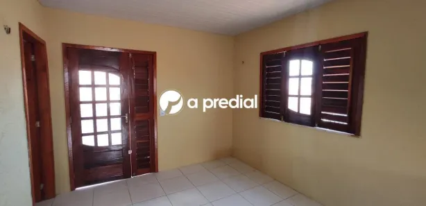 Casa com 2 Quartos para alugar, 70m² no Boa Vista-Castelão, Fortaleza