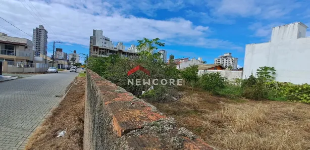 Terreno / Lote / Condomínio à venda, 528m² no Itacolomi, Balneário Piçarras