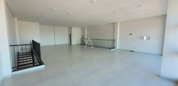 Conjunto Comercial / Sala para alugar, 285m² no Centro, Toledo