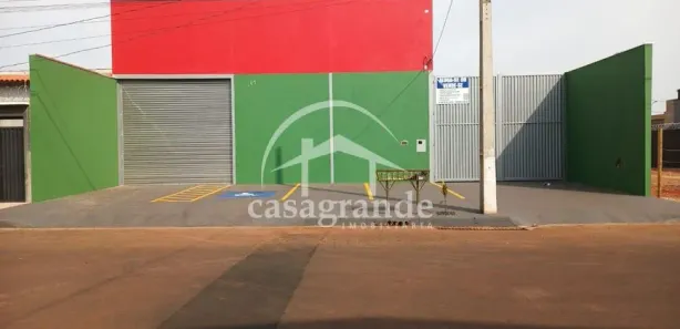 Galpão / Depósito / Armazém à venda, 340m² no Novo Mundo, Uberlândia