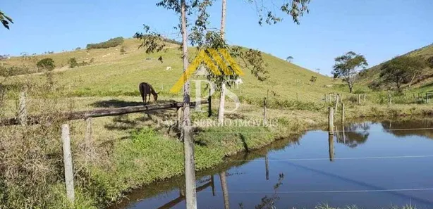Fazenda / Sítio / Chácara com 3 Quartos à venda, 847000m² no , Rio Bonito