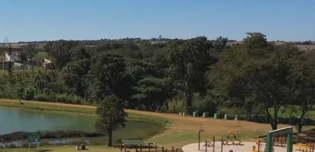 Casa de Condomínio com 2 Quartos à venda, 300m² no Setor Central, Brasília