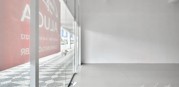 Loja / Salão / Ponto Comercial para alugar, 51m² no Bacacheri, Curitiba