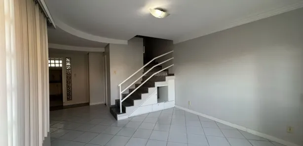 Casa de Condomínio com 3 Quartos à venda, 136m² no Santa Mônica, Feira de Santana