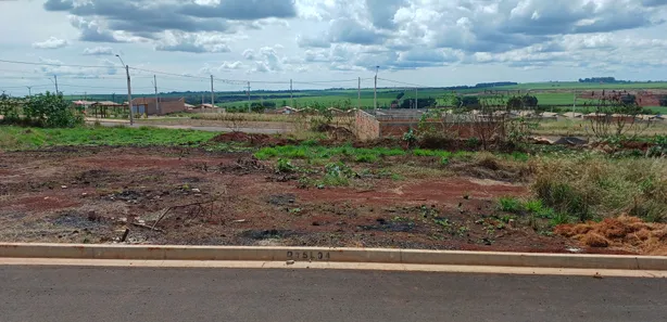 Terreno / Lote / Condomínio à venda, 160m² no , Cravinhos