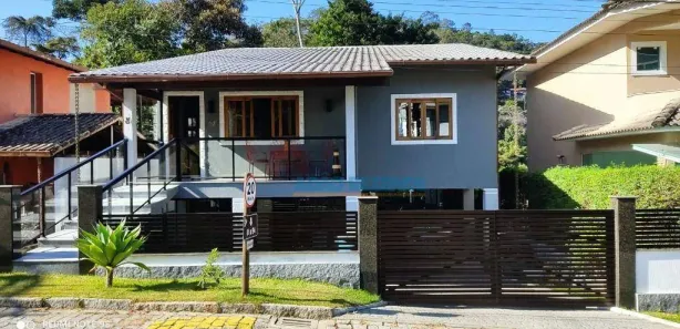 Casa de Condomínio com 4 Quartos à venda, 310m² no Posse, Teresópolis