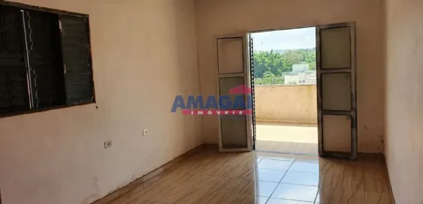 Sobrado com 4 Quartos à venda, 170m² no Jardim Primavera, Jacareí