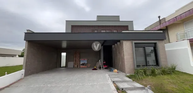 Casa de Condomínio com 4 Quartos à venda, 255m² no Camobi, Santa Maria