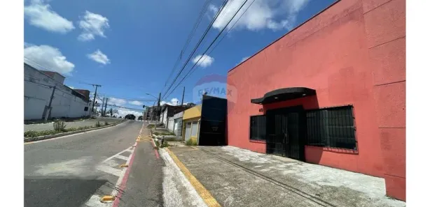 Loja / Salão / Ponto Comercial à venda, 247m² no Lagoa Nova, Natal