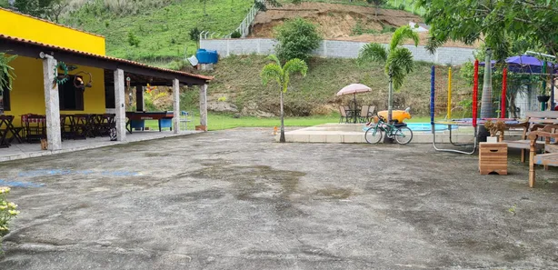 Fazenda / Sítio / Chácara com 2 Quartos à venda, 1300m² no Antônio Rocha, Barra Mansa