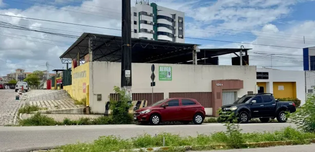 Prédio Inteiro com 4 Quartos para alugar, 125m² no Candelária, Natal