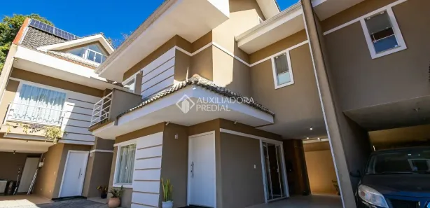 Sobrado com 3 Quartos à venda, 148m² no Barreirinha, Curitiba