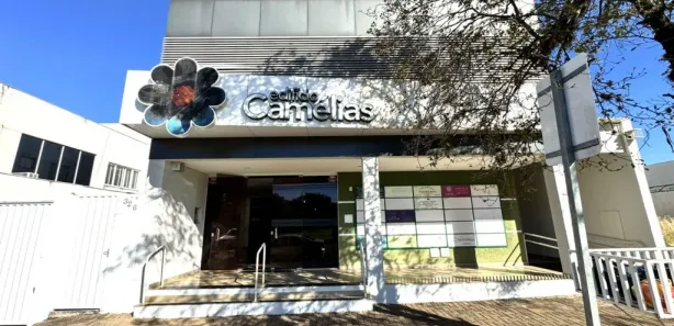 Conjunto Comercial / Sala para alugar, 60m² no Conjunto Habitacional Inocente Vila Nova Júnior, Maringá