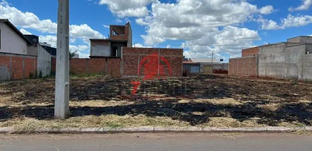 Terreno / Lote / Condomínio à venda, 250m² no Jardim Scala, Trindade