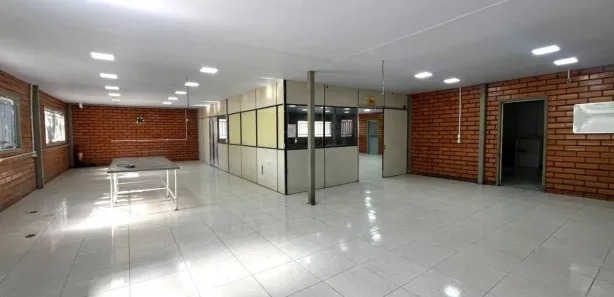 Galpão / Depósito / Armazém para alugar, 350m² no Do Salto, Blumenau