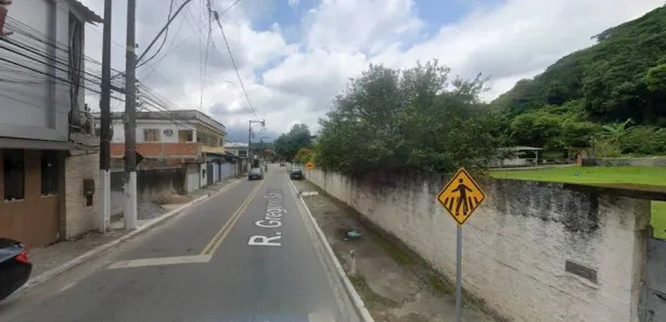 Loja / Salão / Ponto Comercial com 4 Quartos à venda, 392m² no Fazenda Sobradinho (Vila Inhomirim), Magé