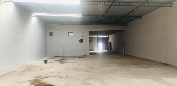 Loja / Salão / Ponto Comercial para alugar, 320m² no Vila Carvalho (Vila Inhomirim), Magé