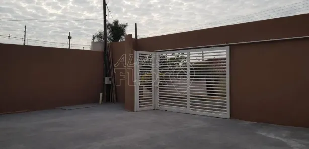 Casa com 3 Quartos para alugar, 120m² no Conjunto Residencial Marajoara, Londrina