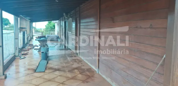 Conjunto Comercial / Sala com 3 Quartos para alugar, 242m² no Centro, Araraquara