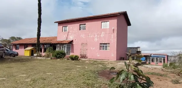 Fazenda / Sítio / Chácara com 5 Quartos à venda, 3000m² no Carafá, Votorantim