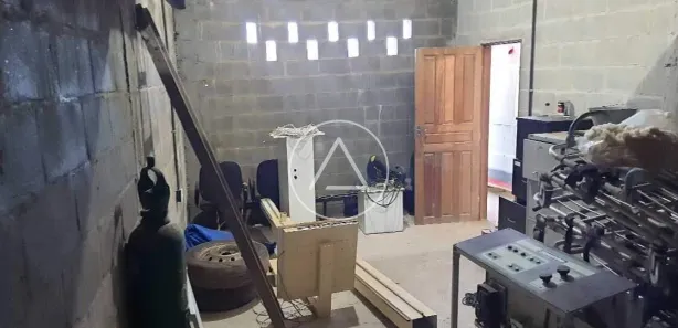 Galpão / Depósito / Armazém para alugar, 136m² no São José do Barreto, Macaé