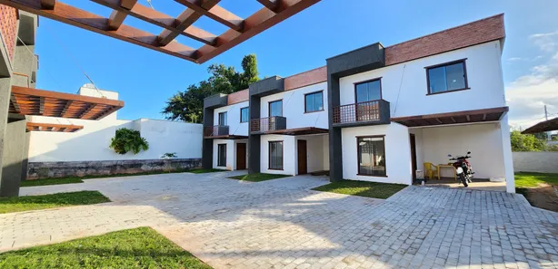 Sobrado com 3 Quartos à venda, 92m² no Centro, Itapoá