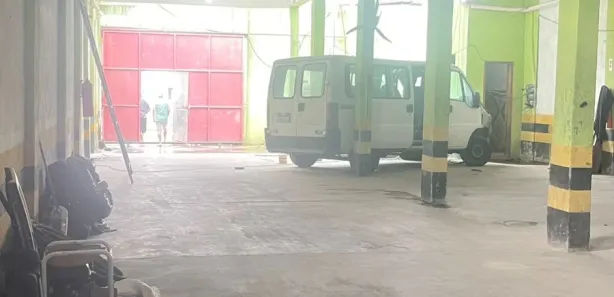 Galpão / Depósito / Armazém para venda ou aluguel, 400m² no Guaratiba, Rio de Janeiro