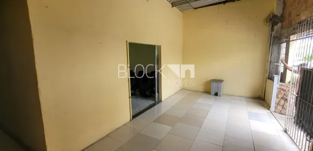 Galpão / Depósito / Armazém à venda, 550m² no Marechal Hermes, Rio de Janeiro