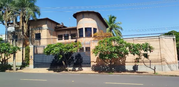 Sobrado com 5 Quartos para alugar, 390m² no Saudade, Araçatuba