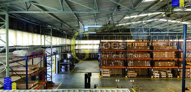 Galpão / Depósito / Armazém para alugar, 1650m² no Piratininga, Osasco