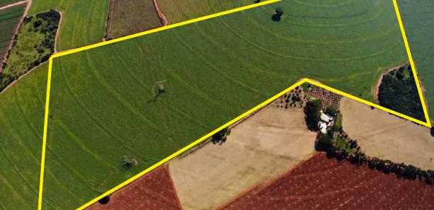 Fazenda / Sítio / Chácara à venda, 301000m² no , Colina